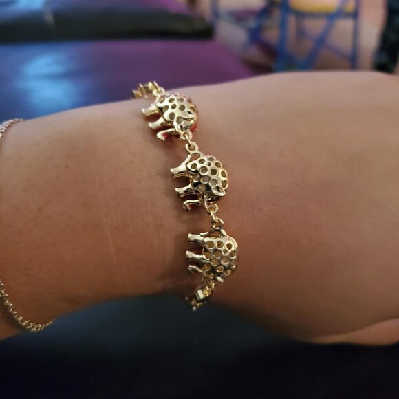 Neiman Marcus Barzel 18k Gold Elephant Ruby Red Eternal Bracelet - Picture 3 of 4